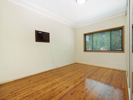 9 Iona Street, Blacktown NSW 2148 - House For Rent | Domain - Photo 3