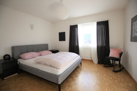 schöne und helle 4.5 Zimmerwohnung zu Vermieten - Photo 2