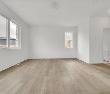 For Lease - 7871 SEABISCUIT Drive, Niagara Falls, Ontario - Photo 2