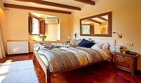 Mediterranean Style Villa with Panoramic Sea and Golf Views located in Bendinat - Photo 2