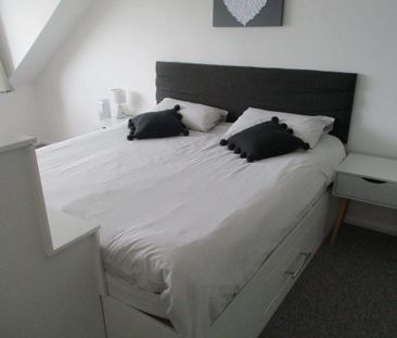 3 bedroom townhouse to rent - Photo 2