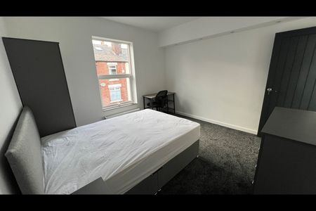 1 Bed Terraced House, Sheffield, S2 - Photo 2
