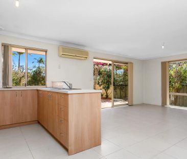 Spacious Four Bedroom Contemporary Home - Photo 2