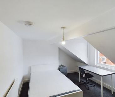 5 bedroom house of multiple occupation to rent - Photo 2