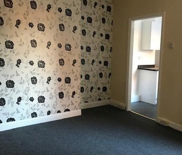 2 bedroom ground floor flat to rent - Photo 1