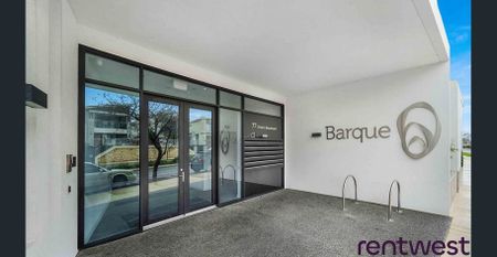 CRAZY IN LOVE WITH COOGEE - Photo 5