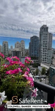 Bright 2 Bedroom in the heart of Yaletown (YALETOWN) - Photo 1