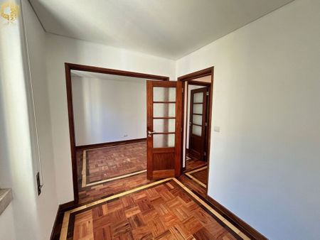 4 bedroom luxury Apartment for rent in Lisbon - Photo 2