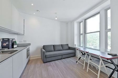 A stylish and contemporary one-bedroom apartment in the heart of Bristol city centre, offering modern living with lift access and excellent amenities on your doorstep. - Photo 2