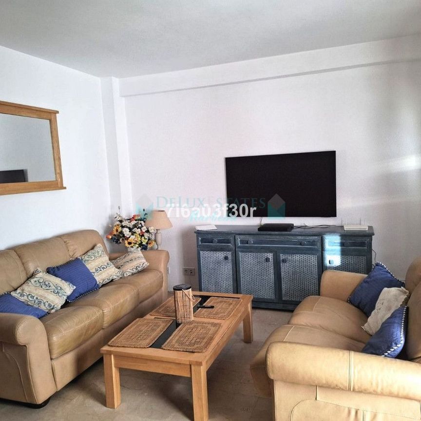 Penthouse for rent in Marbella - Photo 1