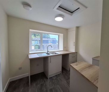 Characterful three-bedroom semi-detached home, recently renovated t... - Photo 6