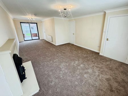 3 bedroom detached house to rent - Photo 3