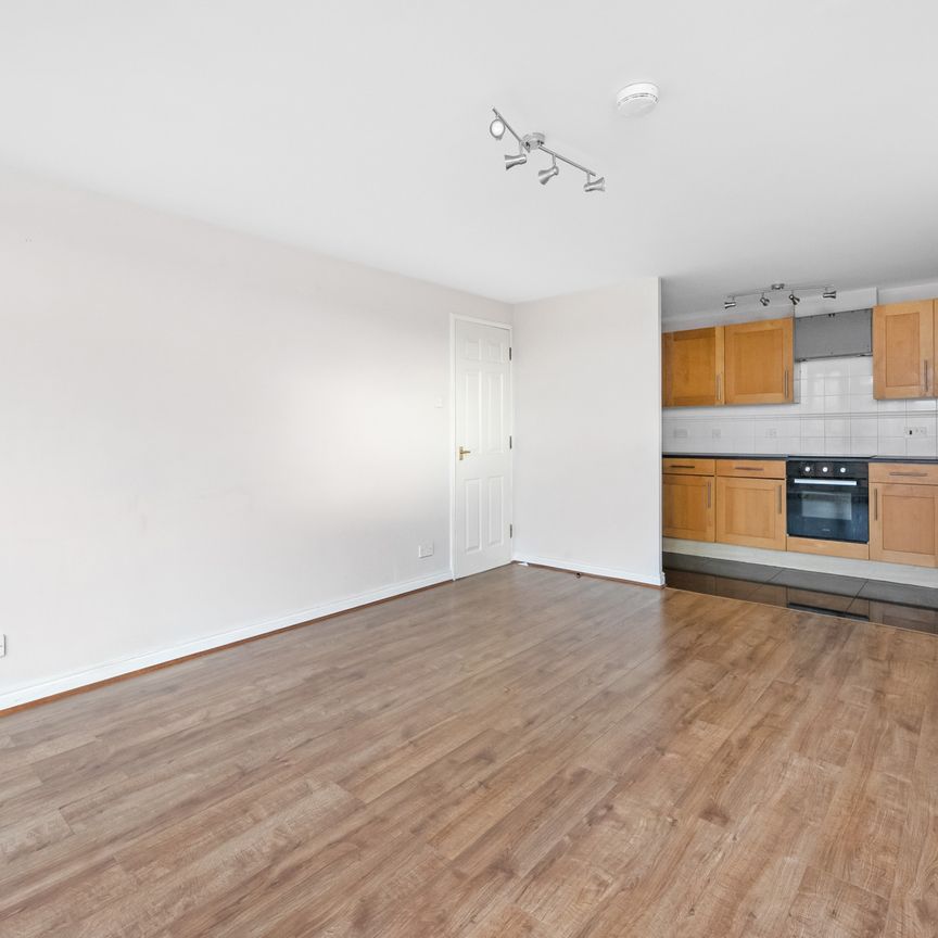 Greenfell Mansions, Deptford, SE8, London - Photo 1