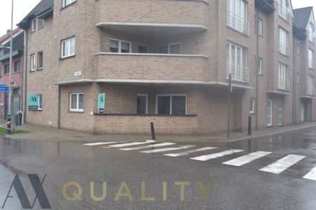 Nabij het station van D'monde gel., gelijkvl. 3 slpk-app. met 2 badk. en gar. - Foto 2