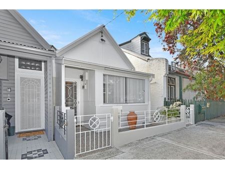 Simple and Spacious Two Bedroom Home - Photo 5