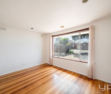 Prime Location! - Photo 1