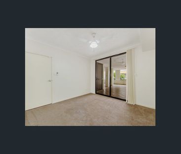 SPACIOUS ONE BEDROOM WITH EXTRA POWDER ROOM - Photo 6