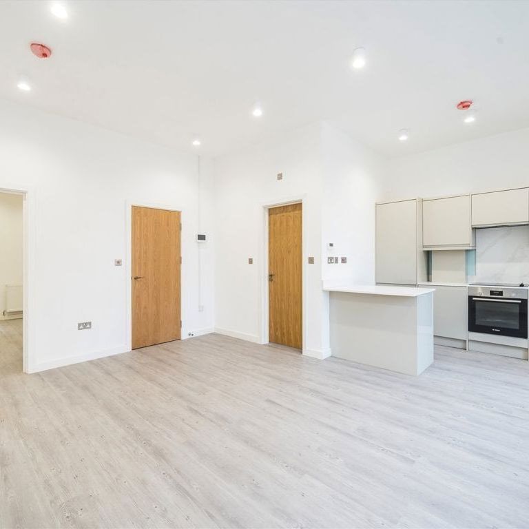 Wimbledon Hill Road, SW19 7PA, London - Photo 1