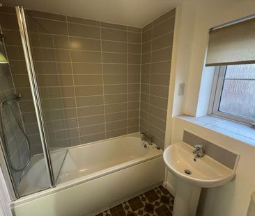 Golden Orchard, Halesowen, West Midlands - Photo 3