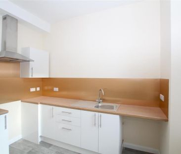 3 bedroom apartment to rent - Photo 1