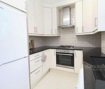 Rothbury Gardens, Isleworth, TW7 - Photo 1