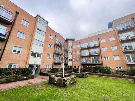 1 bedroom flat to rent - Photo 2