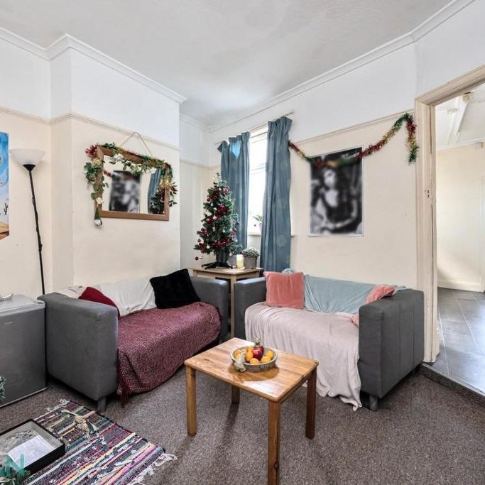 4 bedroom terraced house to rent - Photo 1