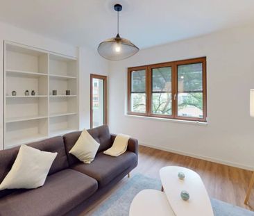 Charming 3.5-Room Apartment with Balcony in Zürich Oerlikon - Foto 2