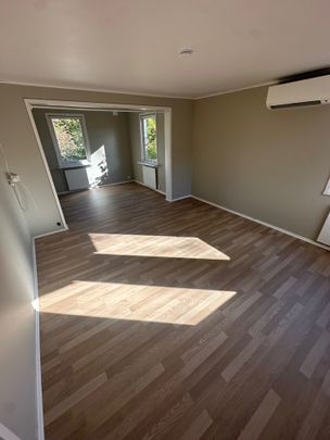 Höga Hallar, Mölnlycke - Photo 1