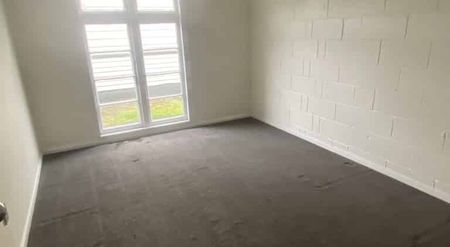 Spacious 2-Bedroom Flat - Photo 4