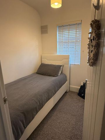 3 bedroom terraced house to rent - Photo 4