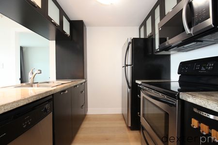 438 Seymour St #1808 - Photo 4