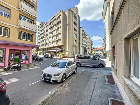 JOLI LOGEMENT SITUE AU CENTRE-VILLE - Foto 4