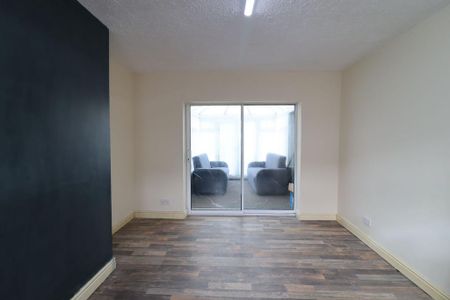 4 bedroom terraced house to rent - Photo 2