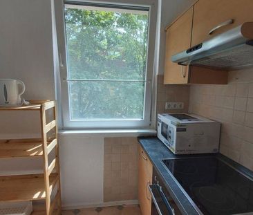 Helle Sonnige & Sanierte Wohnung mit Süd-Balkon in Steglitz - Photo 1