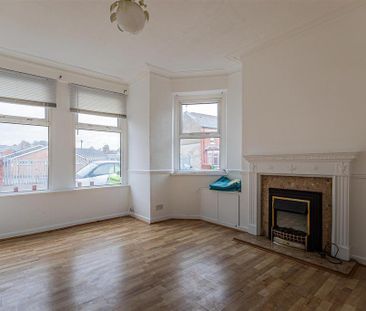 3 bedroom end of terrace house to rent - Photo 2