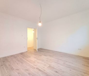 Kernsaniert! 3-Zimmer-Wohnung mit Balkon - Photo 3