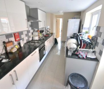 6 bedroom terraced house to rent - Photo 5