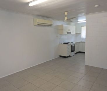 Centrally Located 2 Bedroom Unit - Photo 4