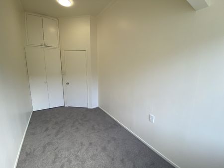 Owhiro Bay Living - Photo 3