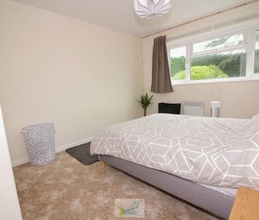 2 bedroom ground floor flat to rent - Photo 5