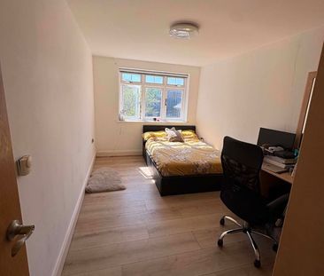 2 Bed Flat, Long Lane, N3 - Photo 3