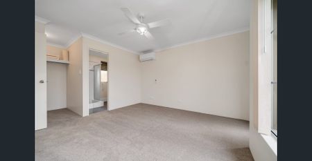 Charming 4x2 Cottage Home in a Convenient Location - Photo 5