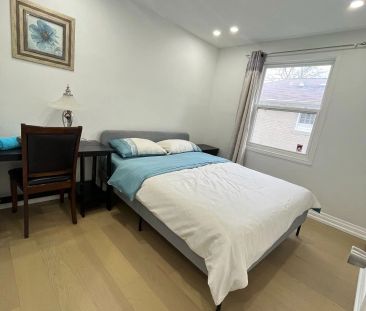 Detached Home For Lease | N9236747 - Photo 2