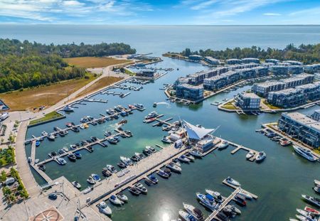 For Lease - 303 Broward Way Unit# 99, Innisfil, Ontario - Photo 2