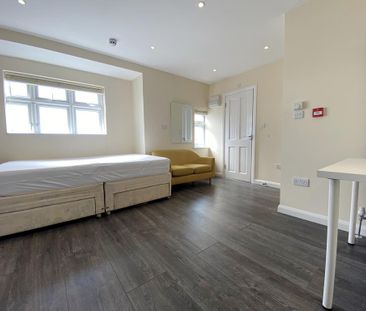 1 bedroom in a house share to rent - Photo 1