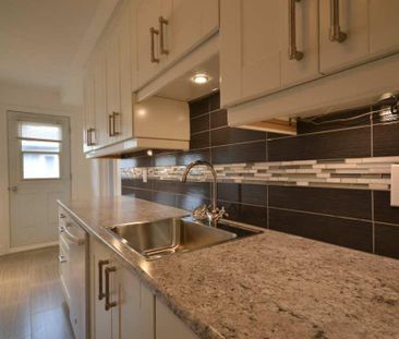 POINTE-CLAIRE - TRÈS GRAND ET LUXUEUX 4½ DISPONIBLE 1ER NOVEMBRE 2025 - Photo 3
