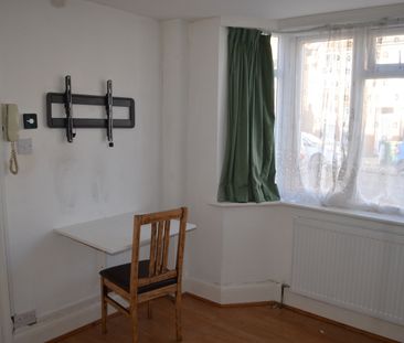 Studio Flat, Blandford Road, BR3 - Photo 6