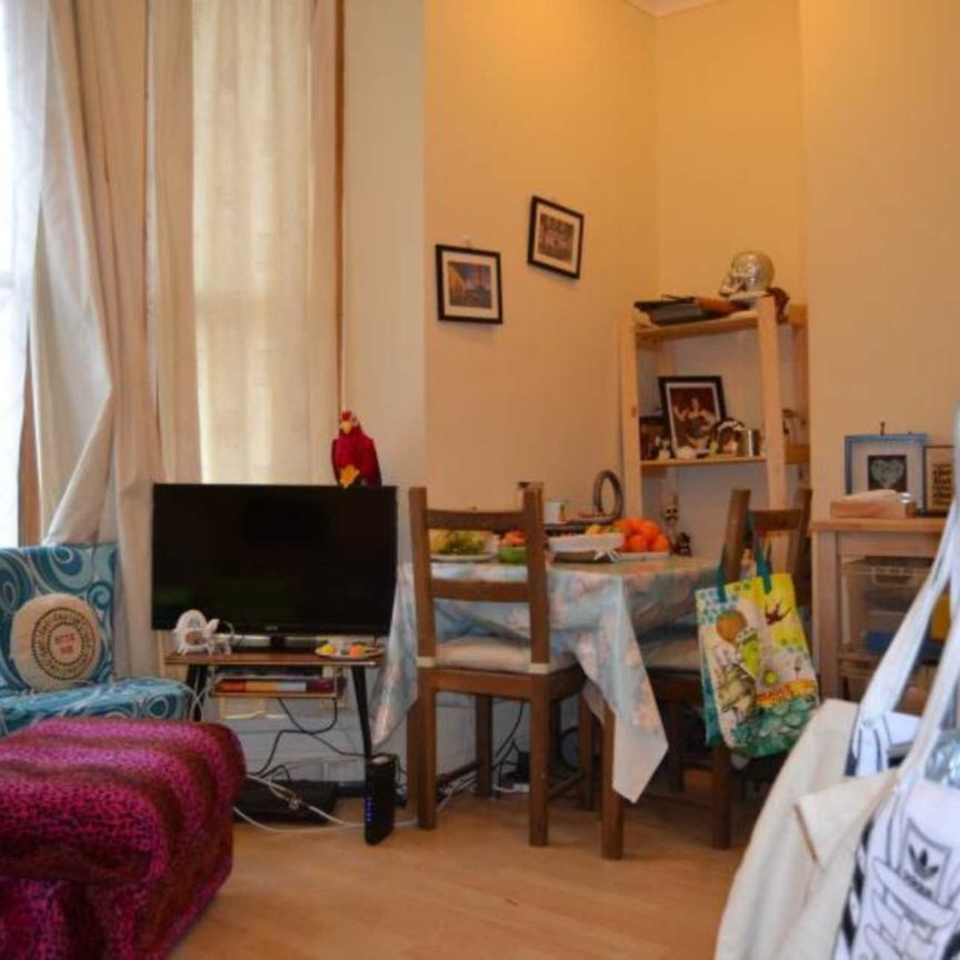 Price £865 pcm - Available Now - Furnished - Photo 1