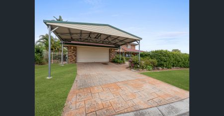 Spacious 5-Bedroom Family Home in Prime Flinders View Location - Photo 5
